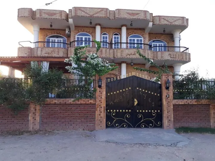 Луксор: Angel Eyes House