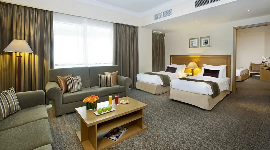 Дубай: Отель DoubleTree by Hilton Dubai Port Saeed
