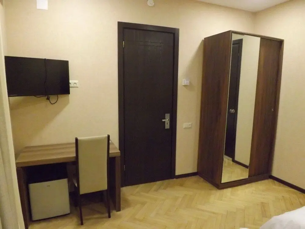 Тбилиси: Green Corner Hotel