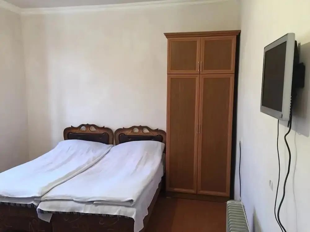 Агарак: Отель Meghri Inn