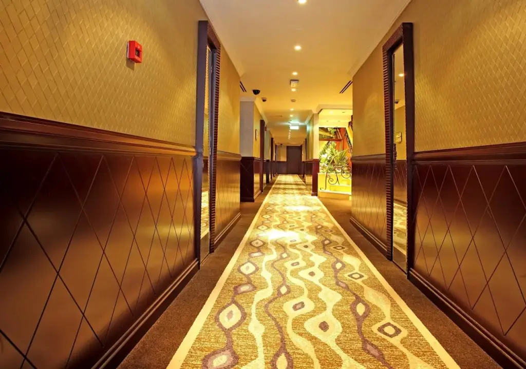 Дубай: Carlton Tower Hotel