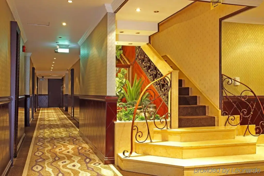 Дубай: Отель Carlton Tower Hotel