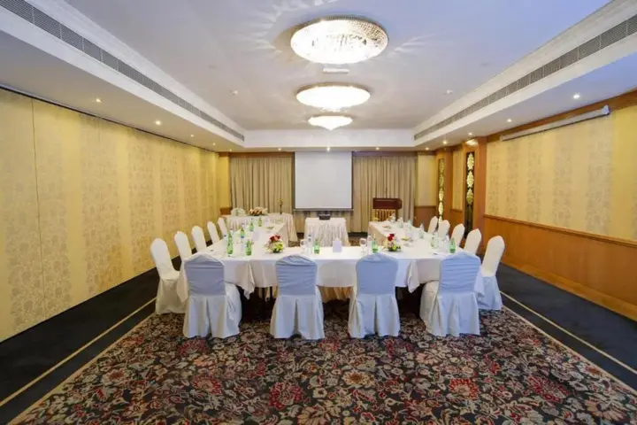Дубай: Carlton Tower Hotel