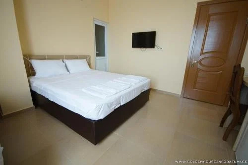 Батуми: Hotel Golden House