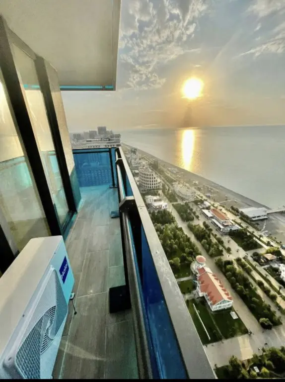 Батуми: Апарт-отель V&V Orbi City