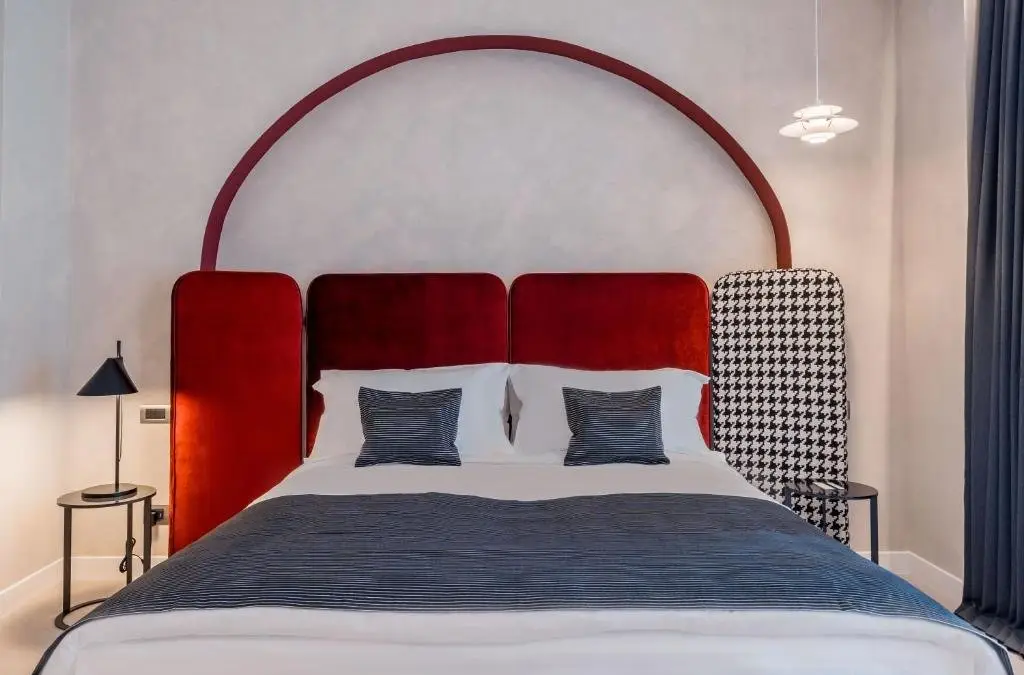 Тбилиси: Monograph Hotel