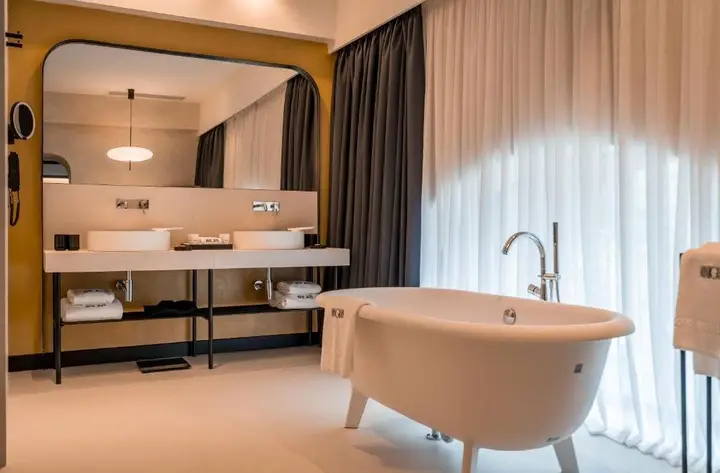 Тбилиси: Monograph Hotel