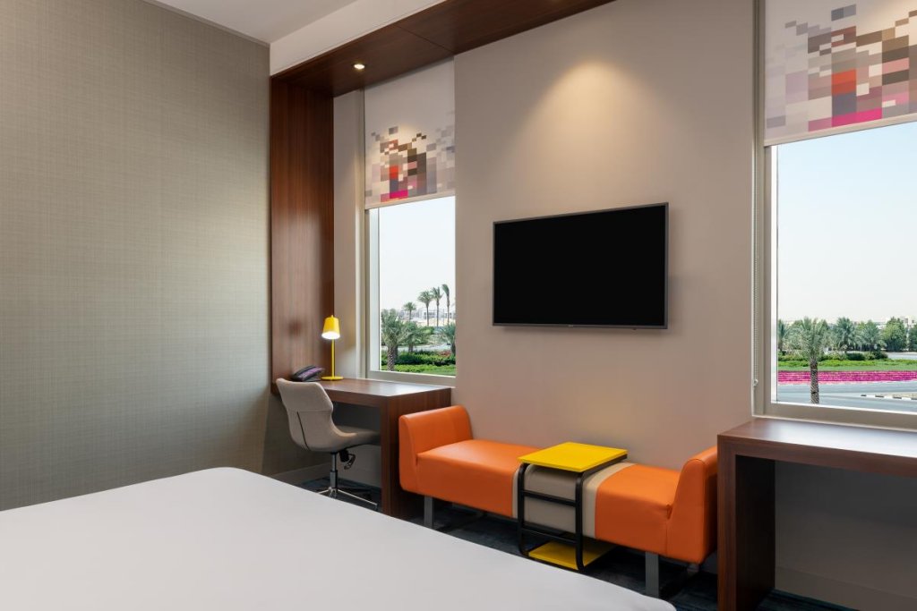 Дубай: Aloft Dubai South
