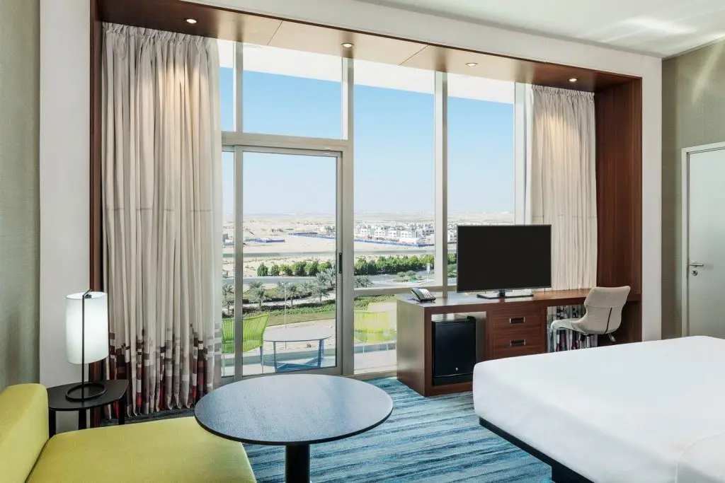 Дубай: Aloft Dubai South