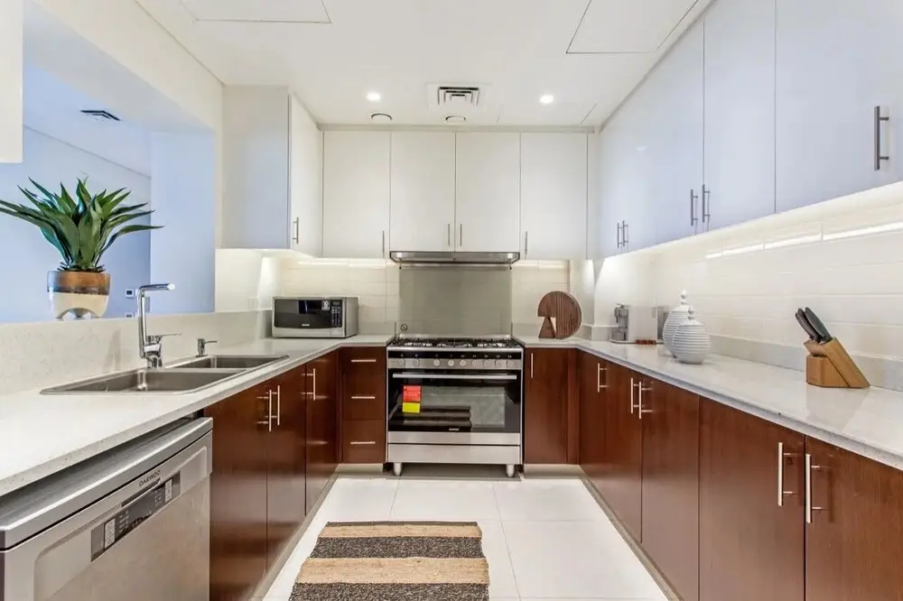 Дубай: Family Home Nearby Burjkhalifa With lux Furnishing