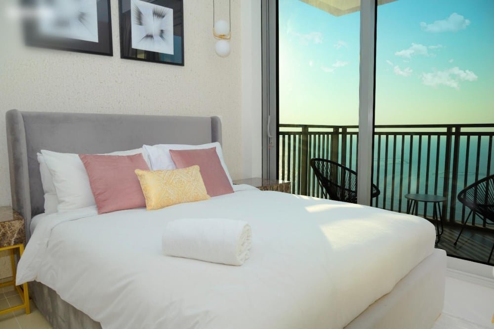Дубай: Luxe High Floor Full Seaview