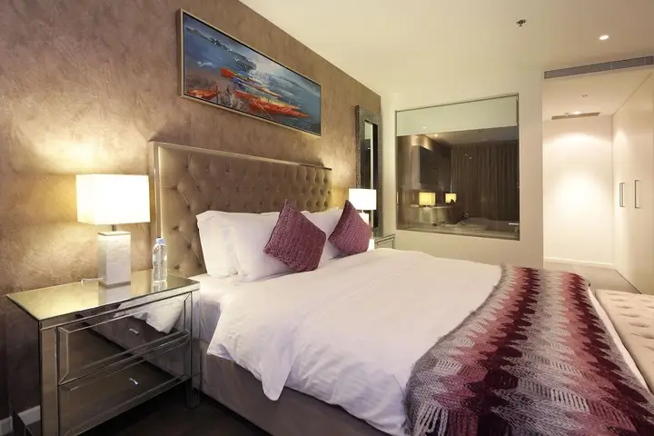 Дубай: 1 Bedroom Apartment in D1 Tower