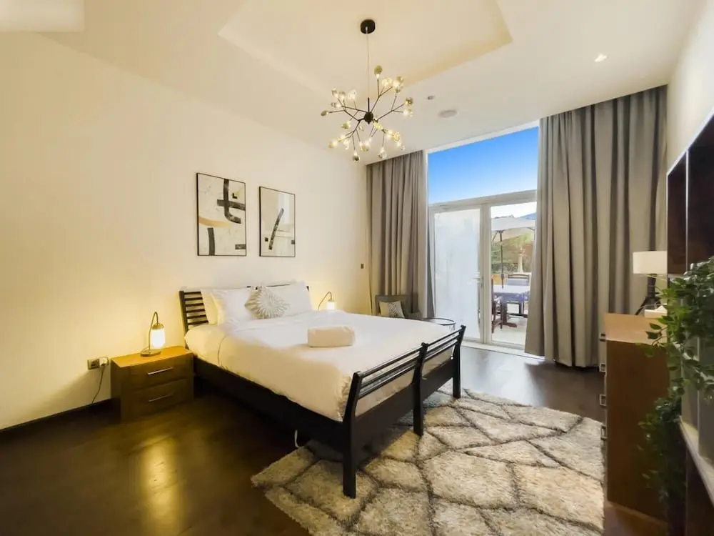 Дубай: Pvt Beach Infinity Pool Resort Living Bnbmehomes