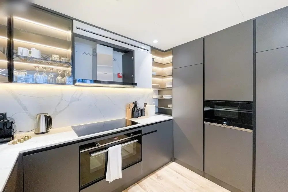 Дубай: Luxurious 2 Bedroom Apartment Dubai Marina