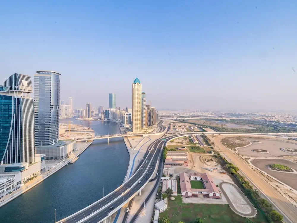 Дубай: Jaw-dropping Canal and Skyline Views, Close to DT