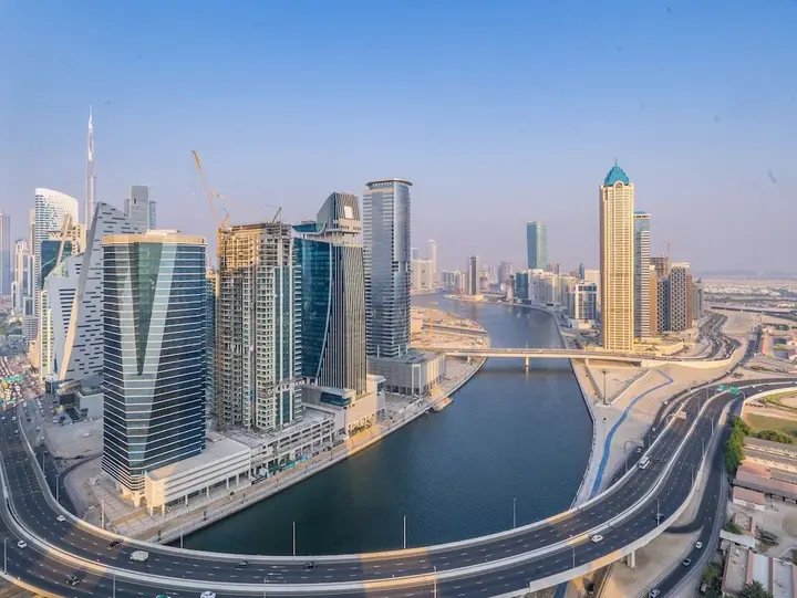 Дубай: Jaw-dropping Canal and Skyline Views, Close to DT