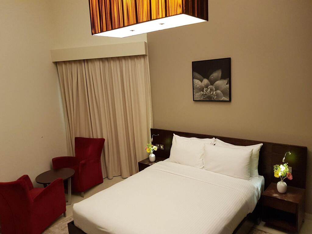 Дубай: RAF Hotel Apartment