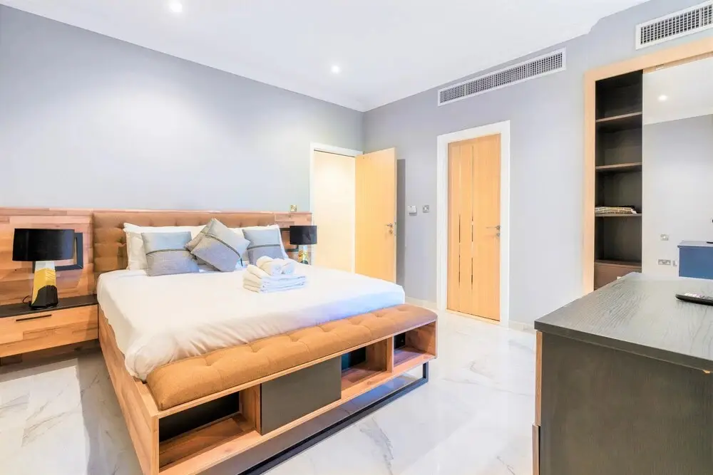 Дубай: Luxurious 5 Bedroom Duplex with terrace & sea view