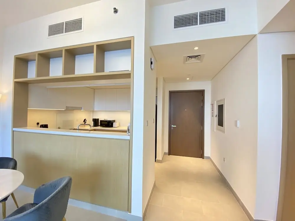 Дубай: LuxBnB Creek Rise Tower Harbor Views