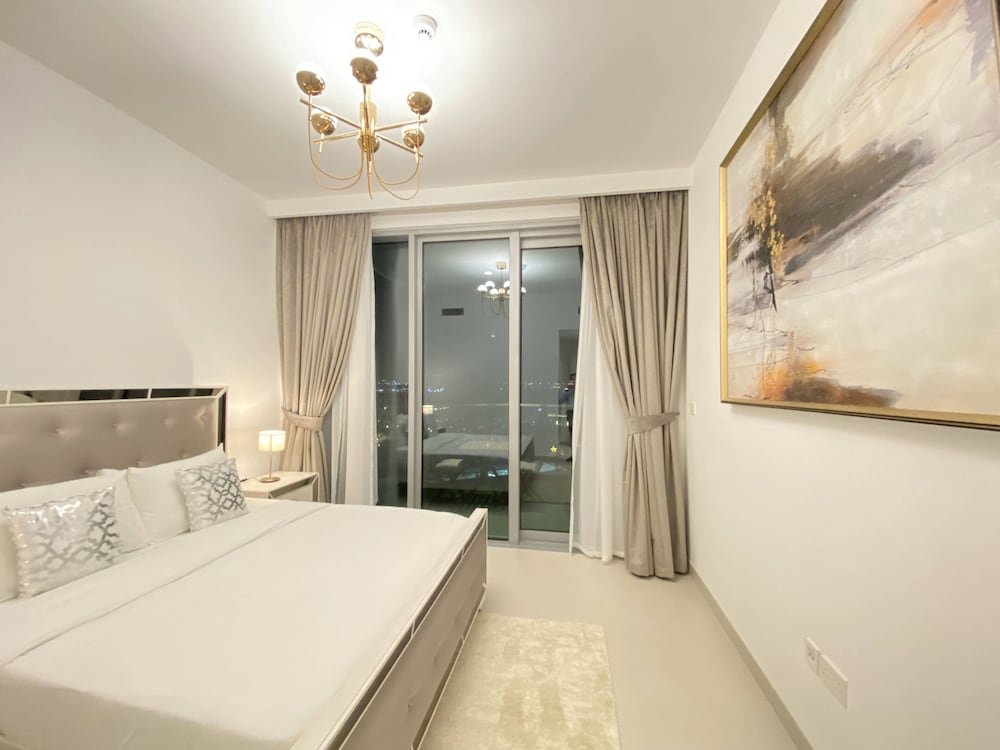 Дубай: Lux BnB The Grand Creek Harbor Views