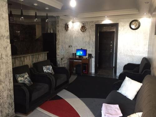 Батуми: Apartment 16 Pirosmani Street