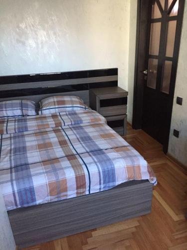 Батуми: Apartment 16 Pirosmani Street