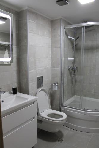 Бакуриани: Bakuriani Samtske-javaxeti,Georgia Didveli .Orbi palasi, 7901 Bakuriani, Gruzija