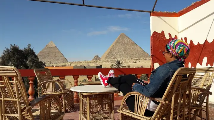 Гиза: Cozy Studios Pyramids View