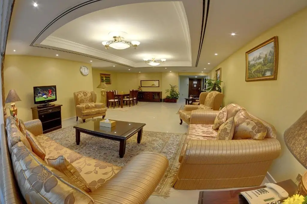 Дубай: Deira Suites Deluxe Hotel Suites