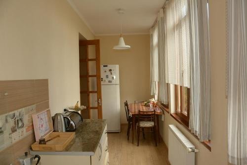 Тбилиси: Centrally located house with garden