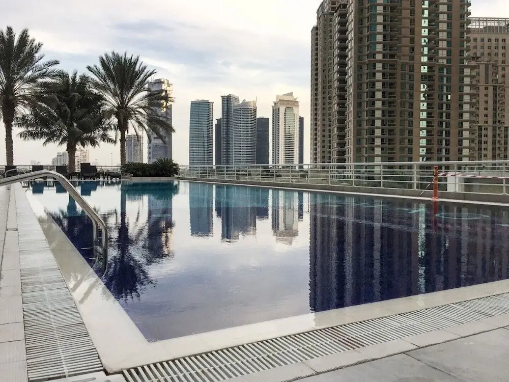 Luxury Living in This Stylish 2BR in Dubai Marina — фото 1