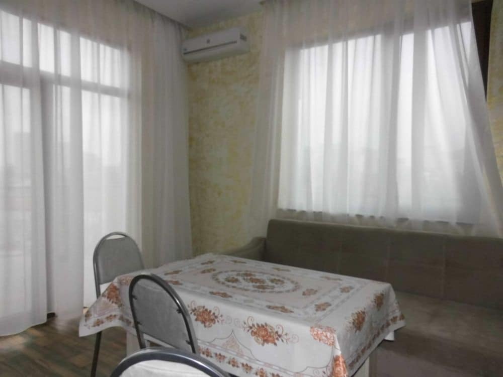 Батуми: Deutsches Appartement Hotel