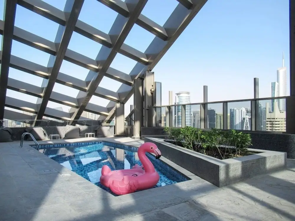 Modern & Classy 1BR Overlooking Marina! — фото 1