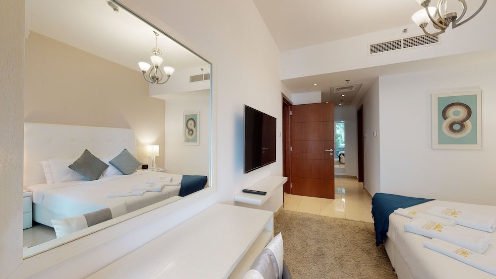 Дубай: Lux BnB 3BDR Burj Khalifa & Pool Views
