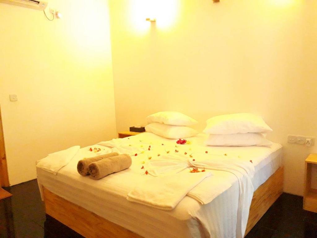 Атолл Алиф-Алиф: Thoddoo Beach Holiday Inn