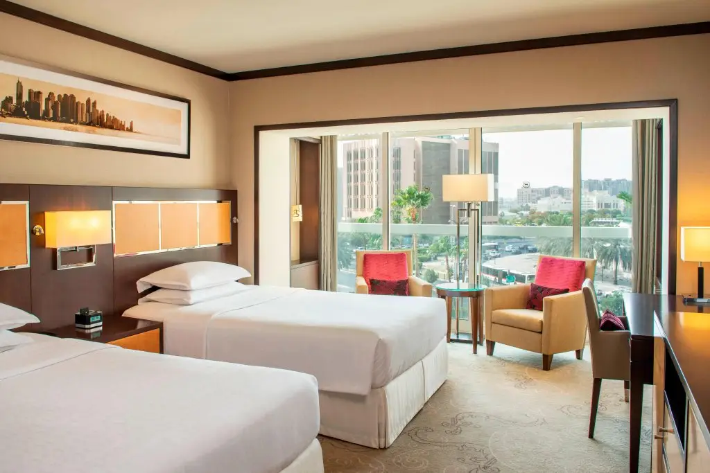Дубай: Sheraton Dubai Creek Hotel & Towers