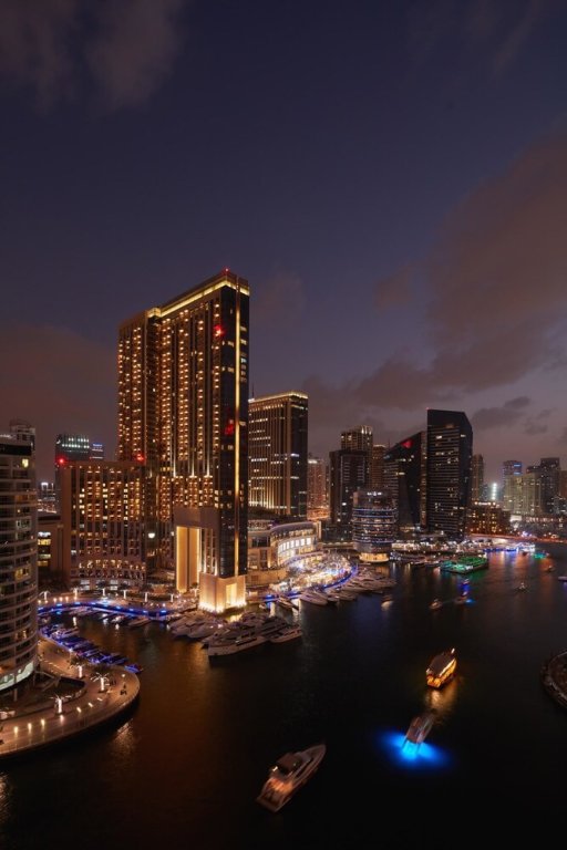 Дубай: Fantastay Continental Towers