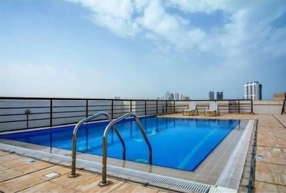 Deluxe One Bedroom Apartment near Mall of Emirates — фото 1