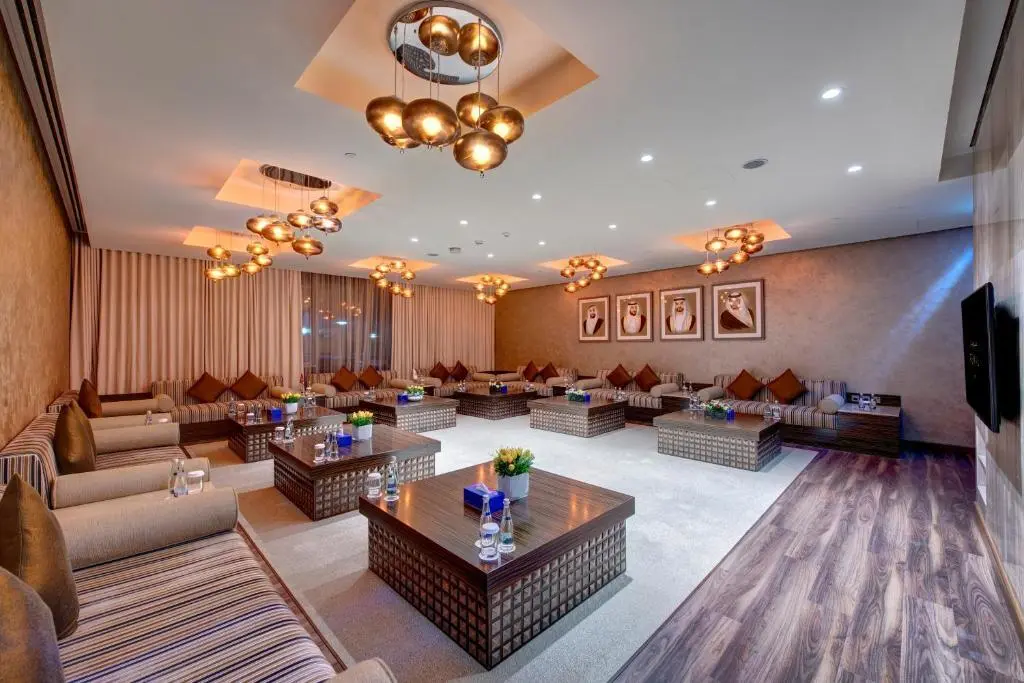 Аль-Рувайс: Remal Hotel Al Dhannah