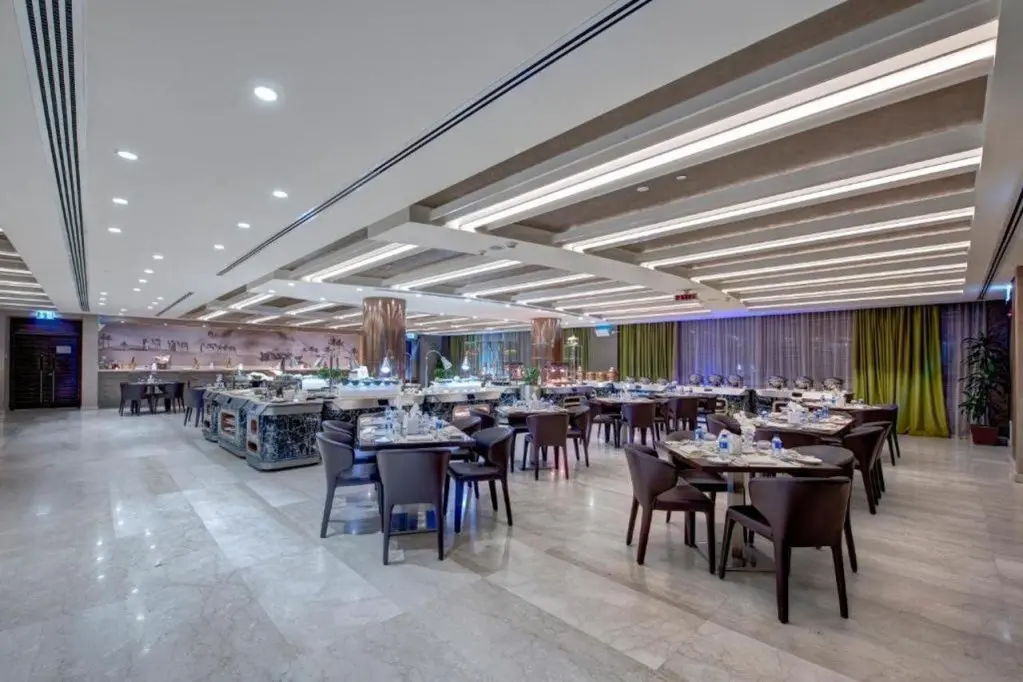 Аль-Рувайс: Remal Hotel Al Dhannah