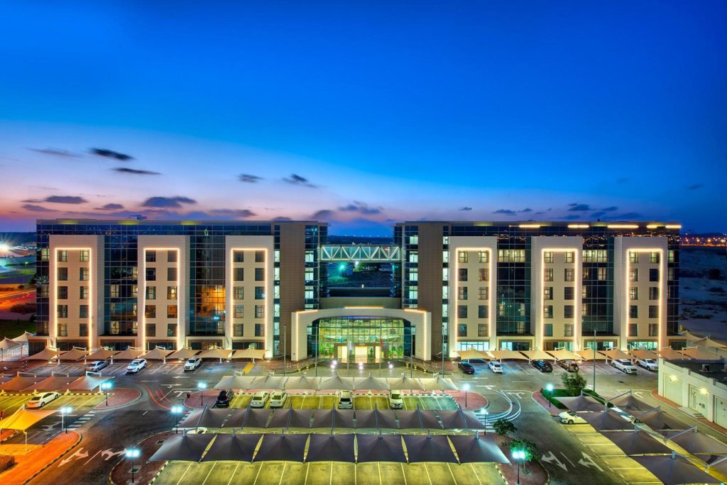 Аль-Рувайс: Remal Hotel Al Dhannah