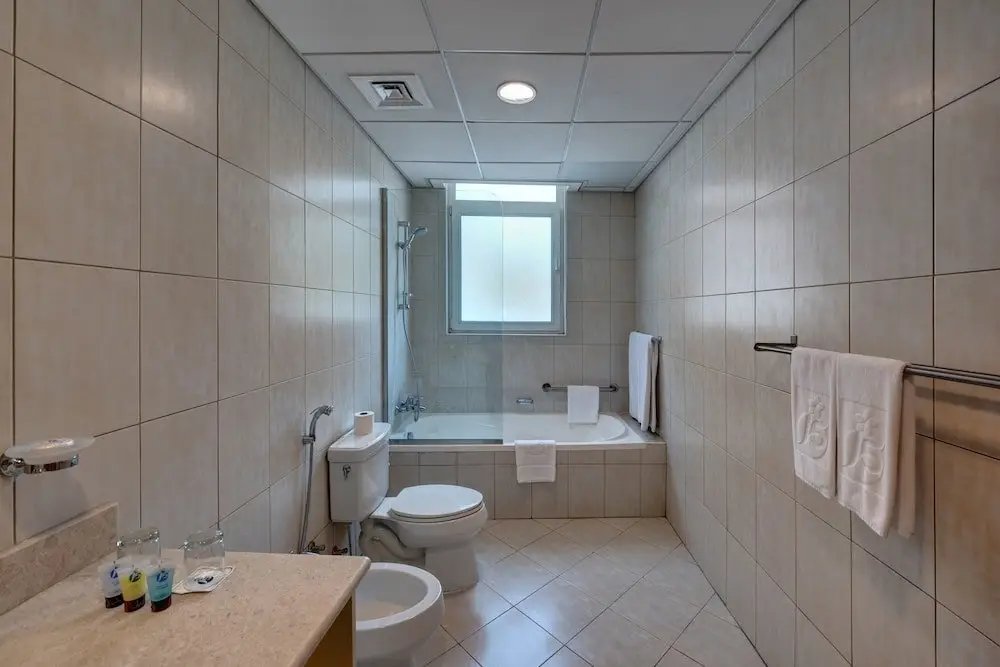 Дубай: J5 Holiday Homes Studio Motor City