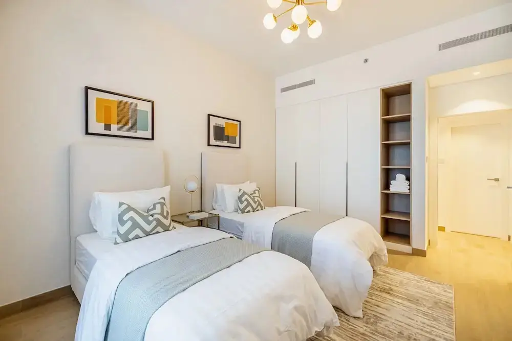 Дубай: Spacious 2BR La Cote B3 Port De La Mer