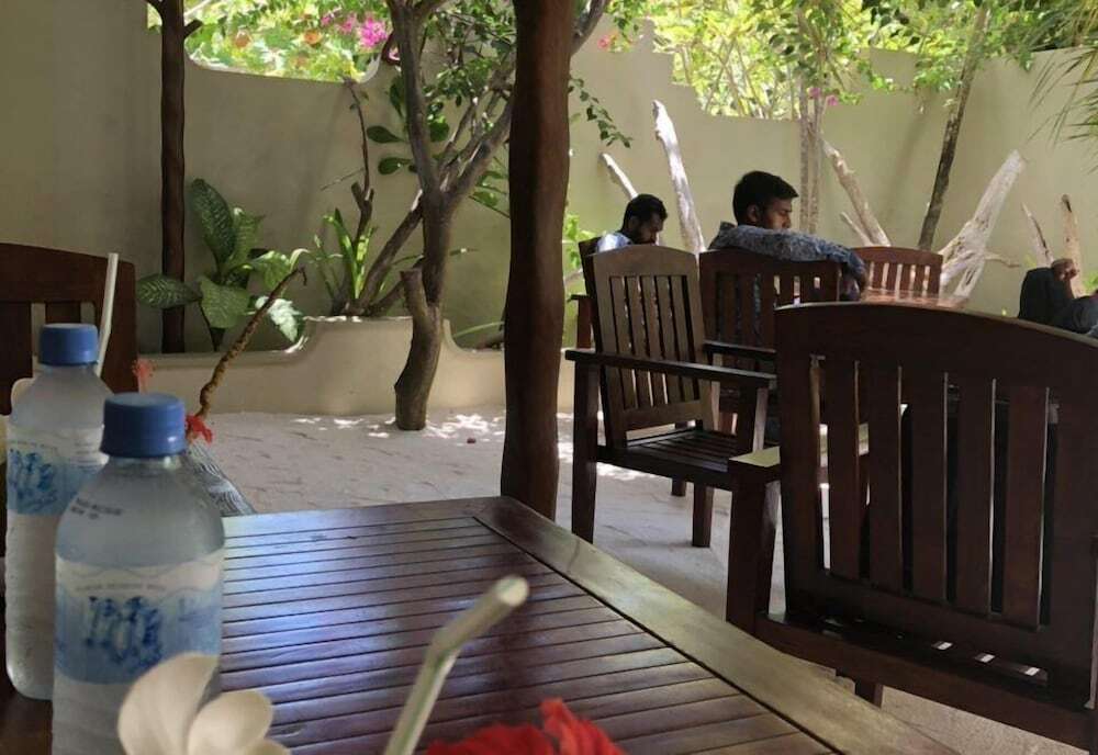Атолл Баа: Coral Cove Maldives