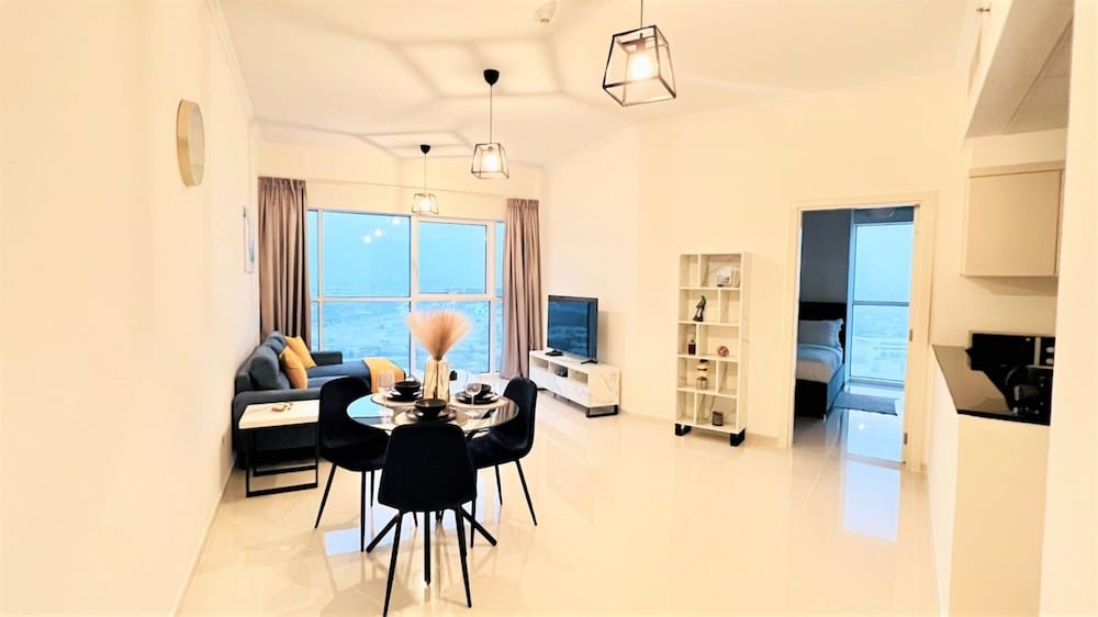 Stunning 1bedroom apartment in Damac Hills — фото 1
