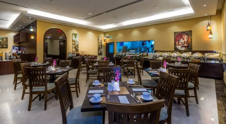 Дубай: TOP First Central Hotel Suites