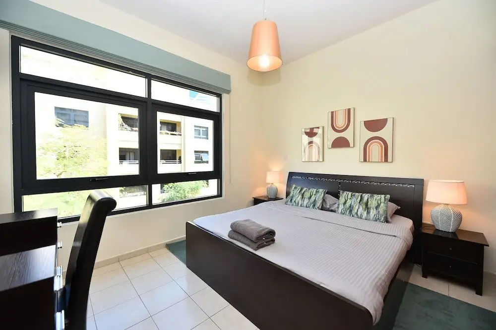 Дубай: ADN - 1 Bedroom Apartment in The Greens