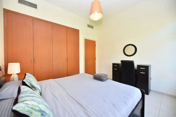 Дубай: ADN - 1 Bedroom Apartment in The Greens