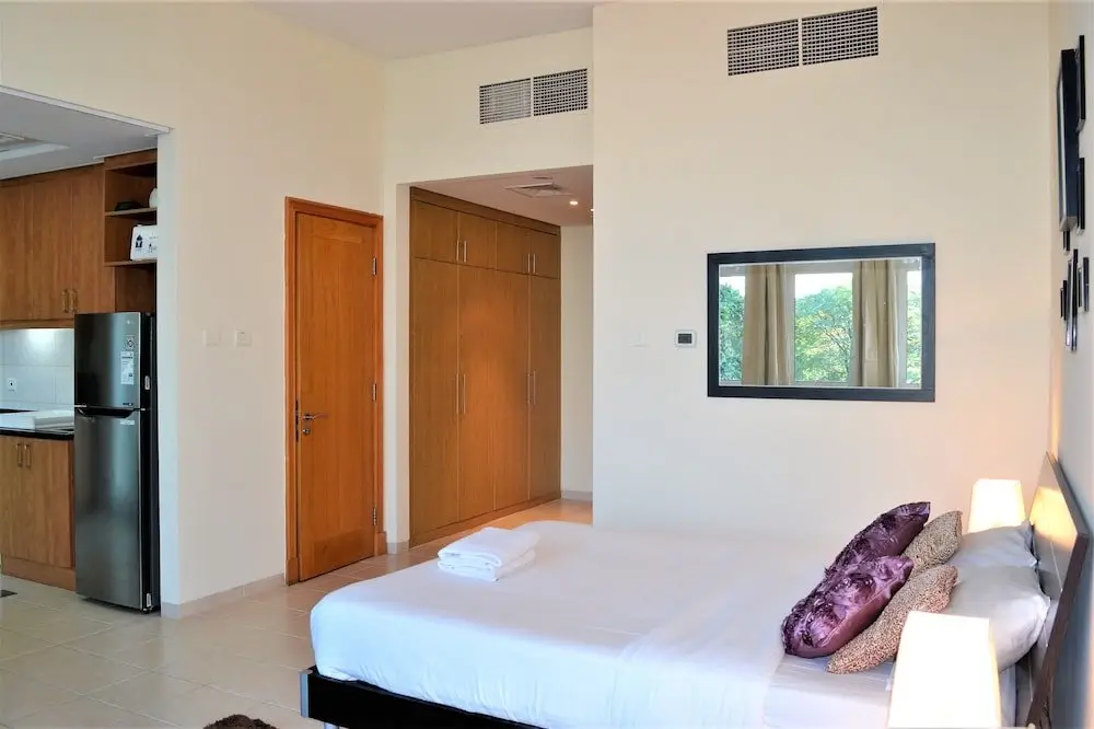 MCLN - Spacious Furnished Studio — фото 1