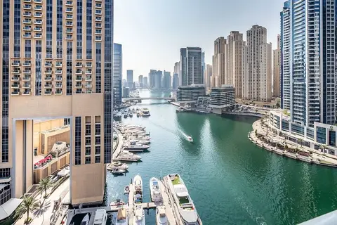 Warm & Spacious 2BR in The Famous Dubai Marina — фото 1